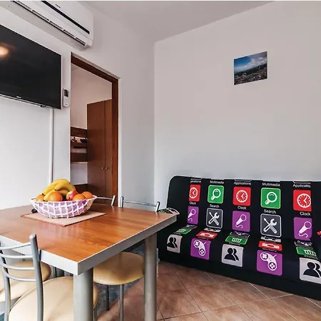 Hak - Two Bedroom With Terrace And Sea View