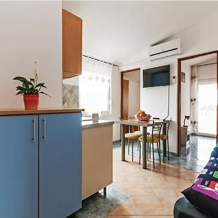 Hak - Two Bedroom With Terrace And Sea View * Vir