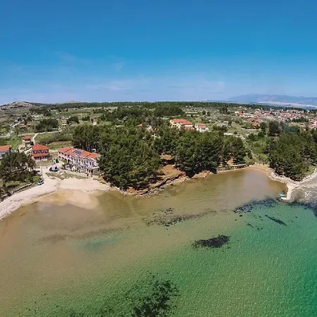 Hak - Two Bedroom With Terrace And Sea View