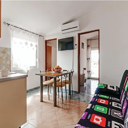 Hak - Two Bedroom With Terrace And Sea View Apartment *