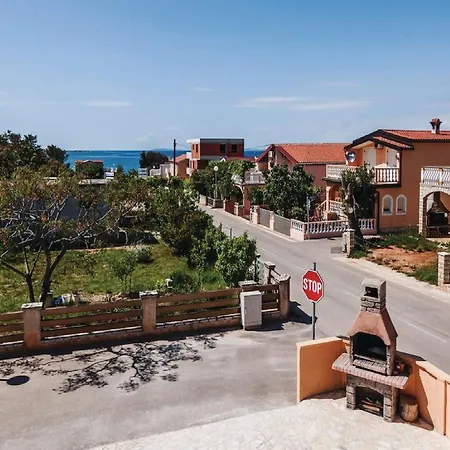 Hak - Two Bedroom With Terrace And Sea View *