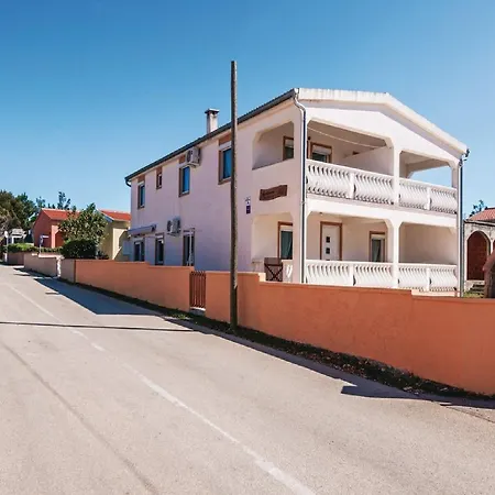 Hak - Two Bedroom With Terrace And Sea View Apartment