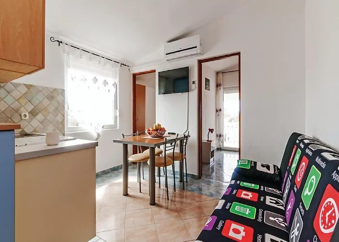 Hak - Two Bedroom With Terrace And Sea View Lägenhet *