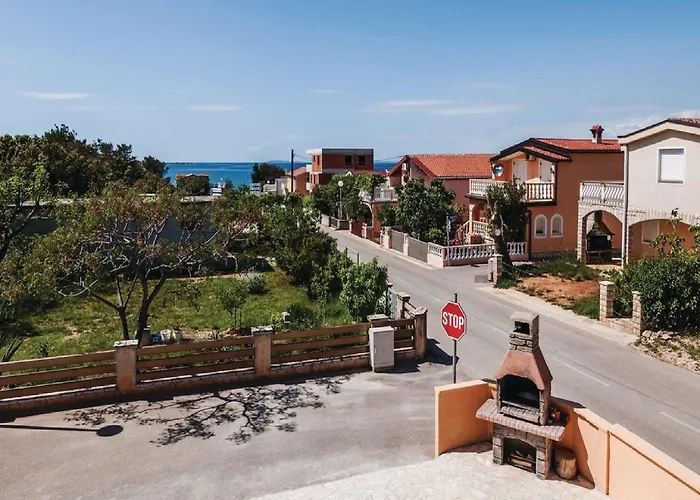 Hak - Two Bedroom With Terrace And Sea View *