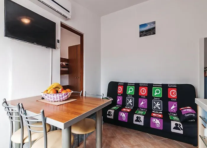 Hak - Two Bedroom With Terrace And Sea View