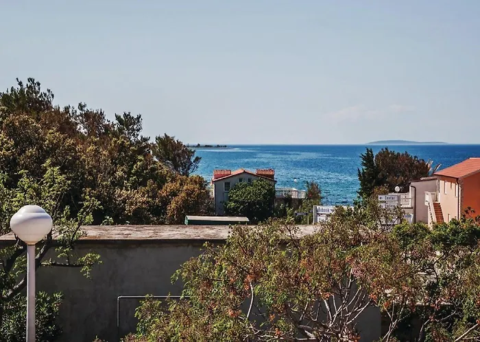 Hak - Two Bedroom With Terrace And Sea View